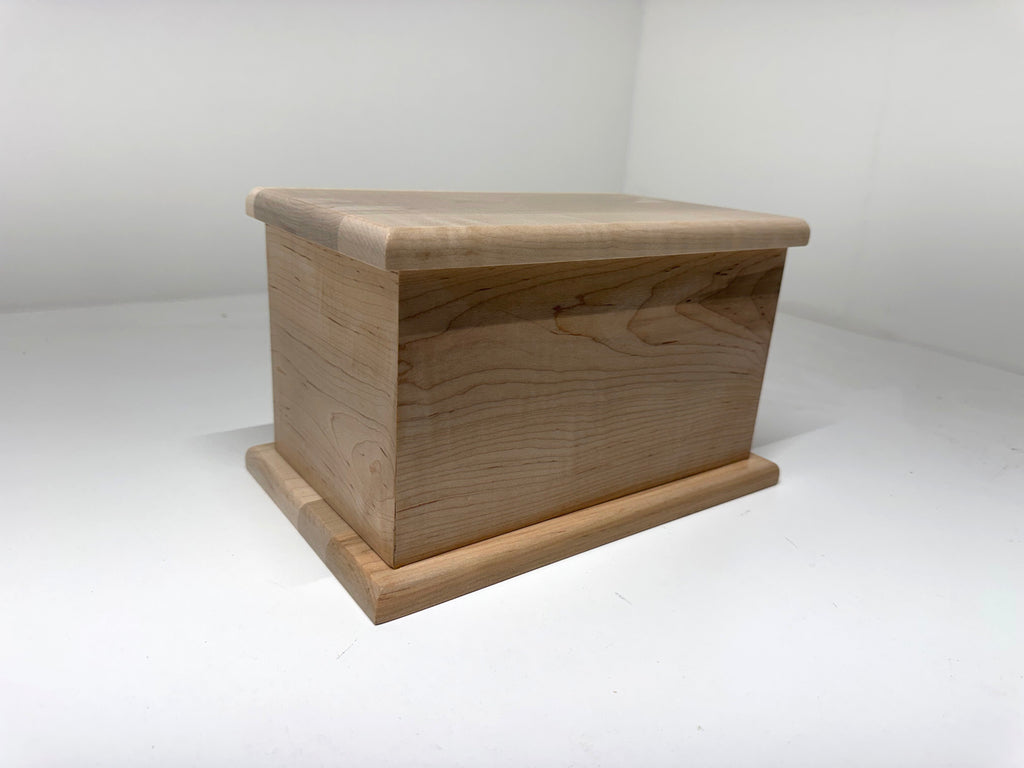 Maple Memorial Urn grain
