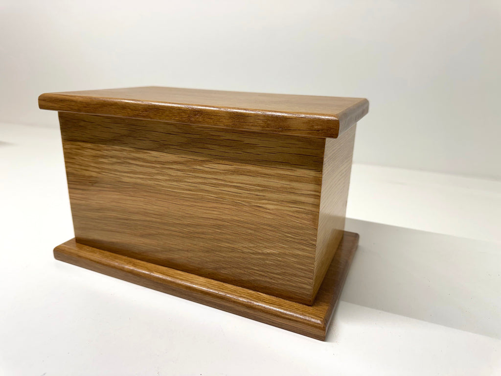 Oak Memorial Urn grain