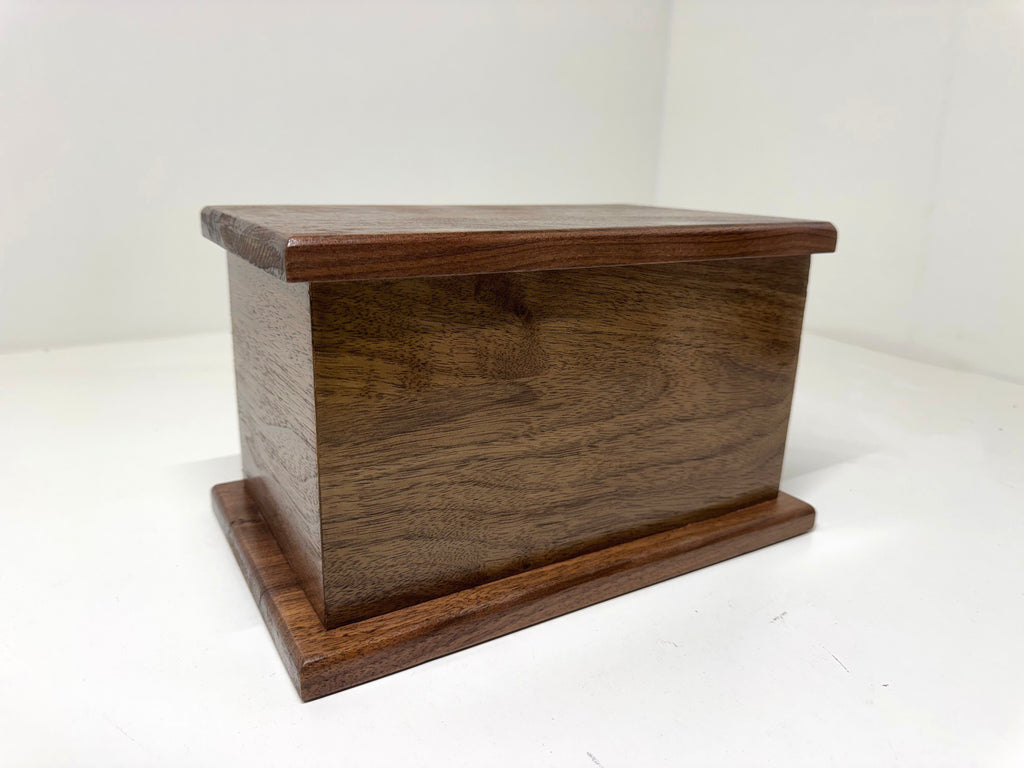 Walnut Memorial Urn grain