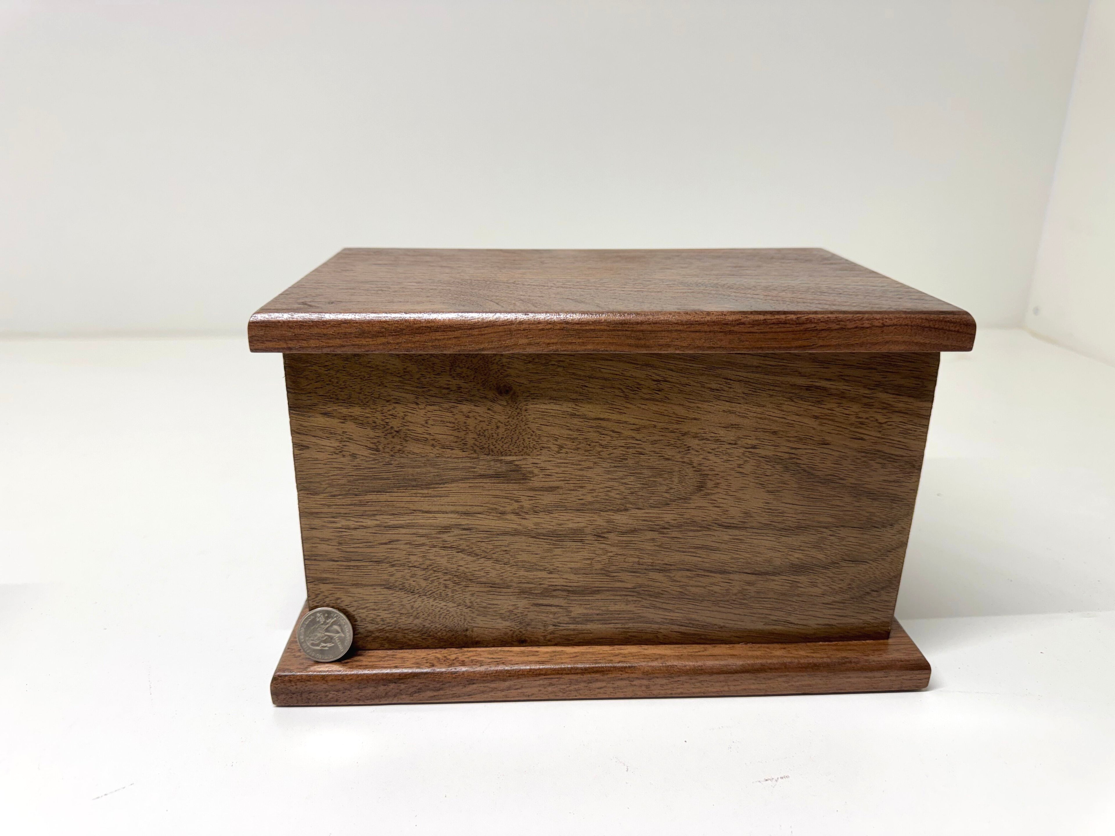 Walnut Memorial Urn detail
